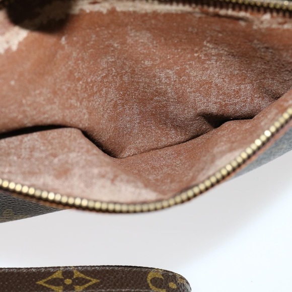 Louis Vuitton Marly Dragonne Clutch - Picture 13 of 17